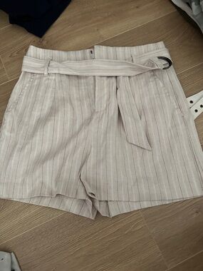 New with tags banana republic high waisted linen shorts 6 NWT